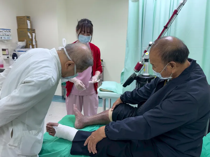 小傷口反覆潰瘍、滲血半年好不了！竟是「這宿疾」惹禍