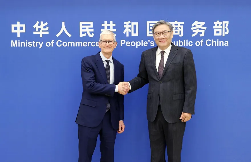 蘋果固盤！陸商務部長北京會庫克　喊話堅定在陸發展信心