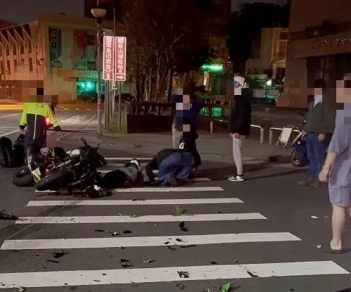 八卦山腳下突傳巨響！2機車撞爛「1重創、1意識不清」