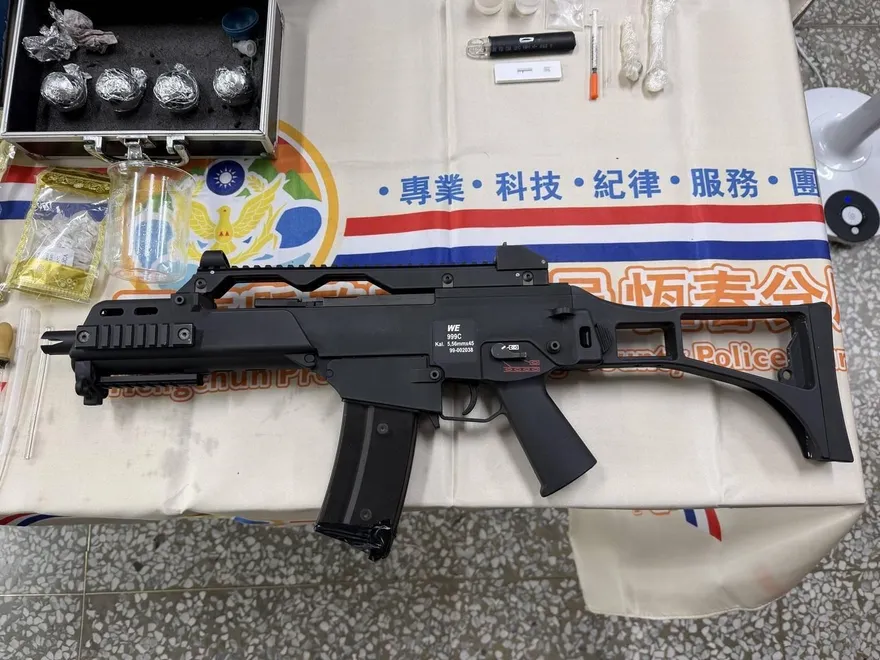 影/「國境之南」連衝鋒槍都有了！恆春3兇猛藥頭落網火力驚人