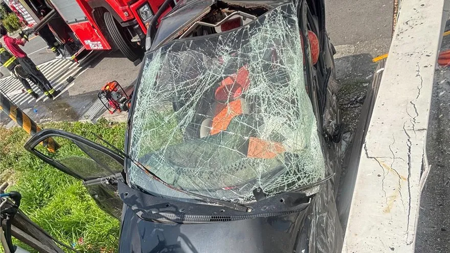 台東79歲老翁失控自撞波及民宅！卡車內送醫不治