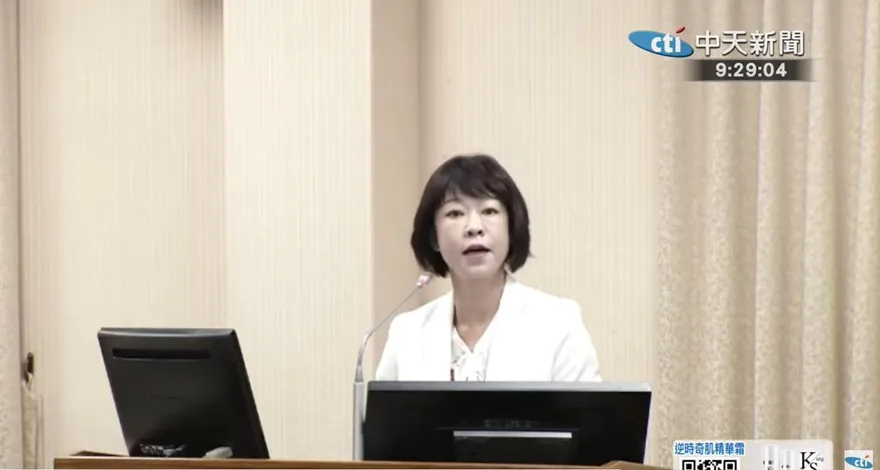 顏慧欣獲頒一等功績獎章　行政院調查職場壓力傳聞