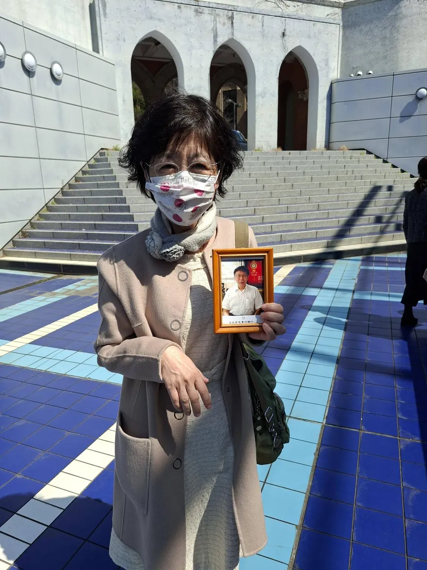 柯文哲無緣見證兒子畢業　陳佩琪帶著「他的照片」飛日本