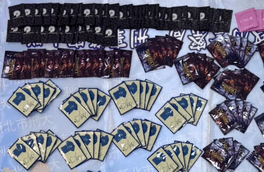 新北警逮女毒販扣300包毒咖啡　GD、英雄聯盟標誌助買氣