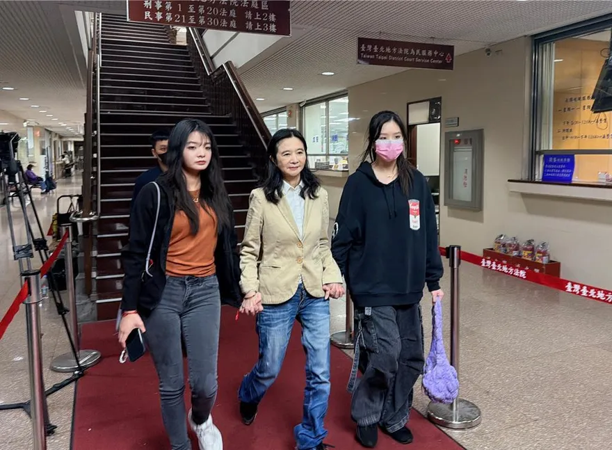 應曉薇交保離開北院！女兒應佳妤喊冤：我媽媽沒有貪污