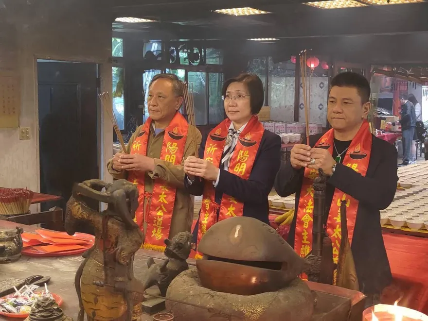 徐欣瑩勝出新竹縣長初選！姜太公道場點七星燈祈福曝光