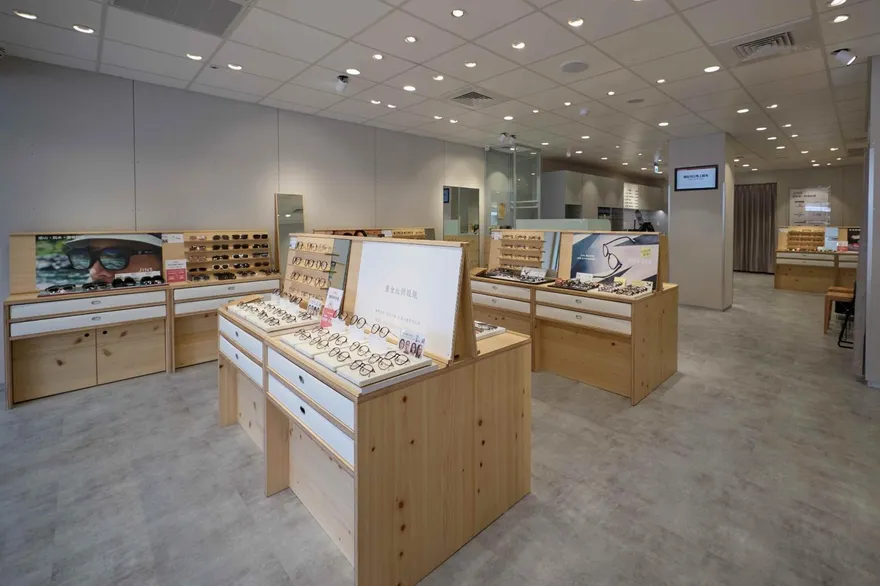 JINS極薄鏡片「台日價差7倍」　官方回應：爭取價格調整