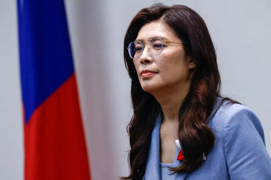 鄭麗文訪陸遭抹黑？侯漢廷引謝長廷名言轟民進黨雙標