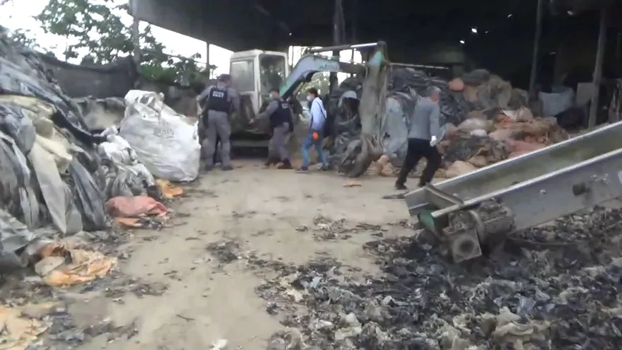 垃圾煉金！霸地狂倒2千噸塑膠　台南環保蟑螂爽撈5400萬遭押