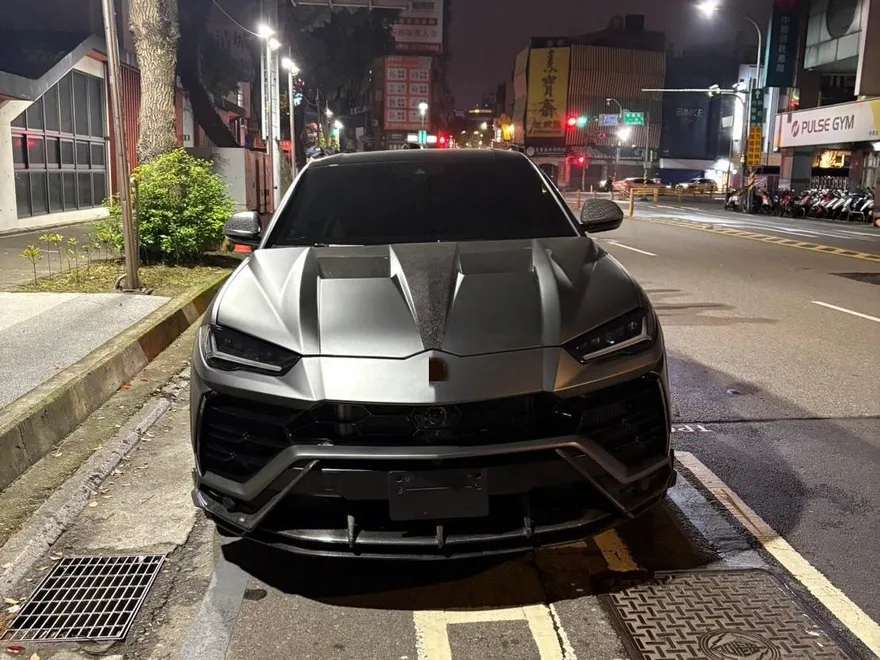 影/中壢警封街路檢一夜扣12車　千萬藍寶堅尼無照被扣牌