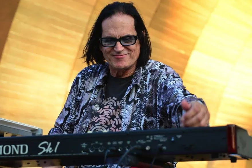 搖滾傳奇克里斯多福諾斯逝世　享壽75歲　神饌樂團官方證實噩耗