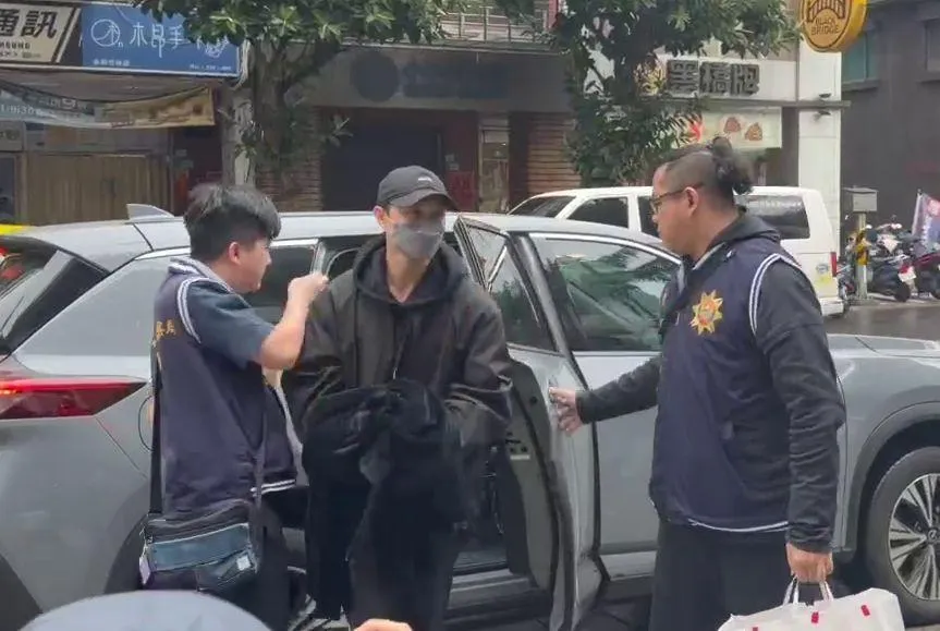 爆不倫粿粿重創事業！王子涉閃兵遭上銬逮捕　經紀公司回應了