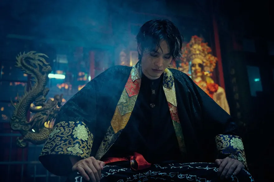 曹佑寧半夜頂樓苦練驅魔舞步　自爆拍起乩戲「突感應神祕力量」