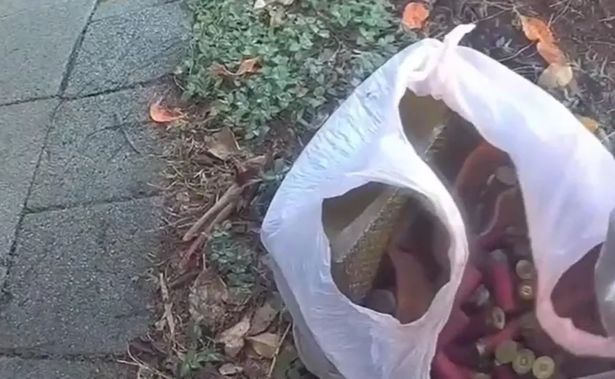 影/請問哪幫哪派掉裝備？北市富錦街驚見民眾撿到「114顆子彈」