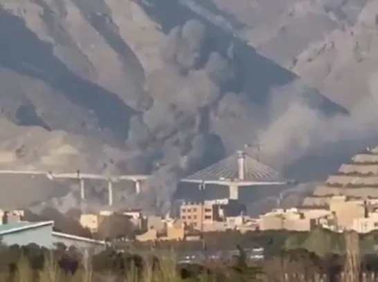 美軍炸毀伊朗4億美元民用大橋　川普警告：還有更多事發生