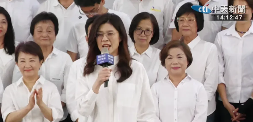 被盧秀燕揭露年齡　裝不了年輕鄭麗文喊：江啟臣要叫我姐姐