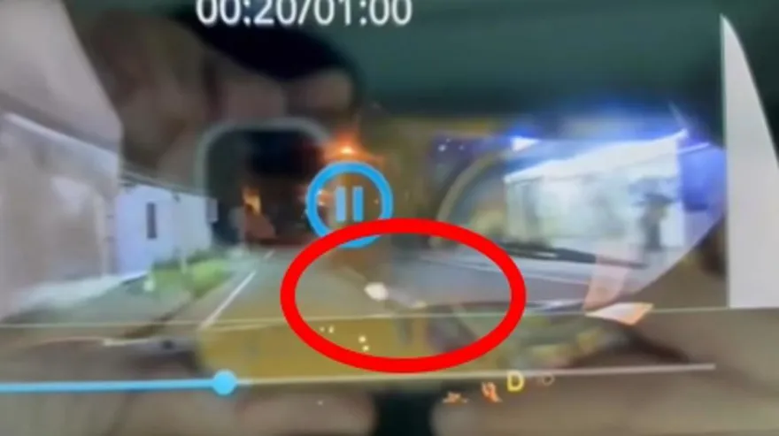 連滾帶爬逃離現場！澎湖男躺馬路險被撞　同伴裸奔驚嚇路人