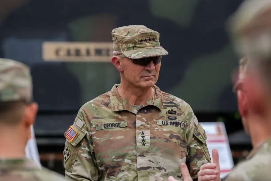 無預警開鍘！美戰爭部長拔掉 3 將領　張競指非陣前換將