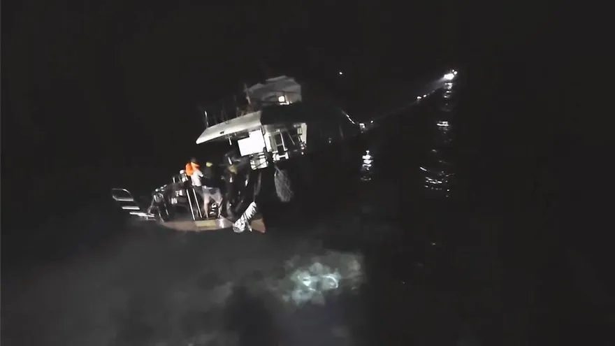 綠島漁船拖救作業爆「頭身分離」　600公升油汙差點外洩