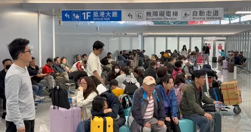 影/收假日金門濃霧大亂海空交通　上千旅客滯留無法返台