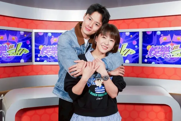 最嫩姐弟戀！羅子惟激吻蘇晏霈「親歪了」　尷尬偷挪回去