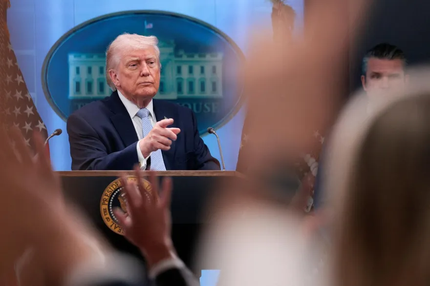 媒體爆料危害美軍營救飛官行動　川普：記者不說洩密者就抓去關