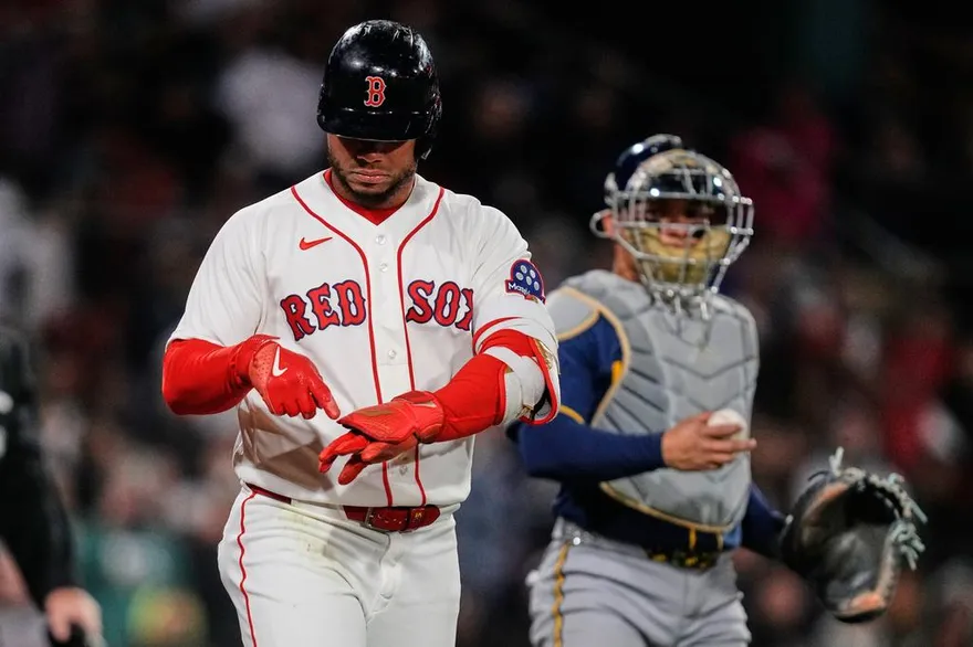 MLB/又被釀酒人砸…生涯第24觸！　康崔拉斯超不爽：再來就放倒你