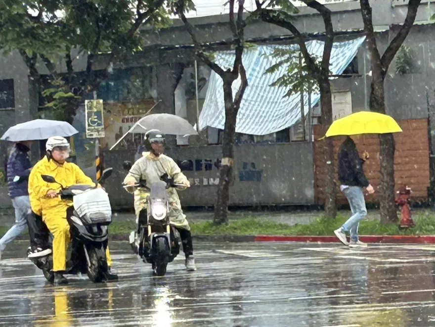 連3天偏熱穩定　下週三起北東濕涼「高溫回2字頭」
