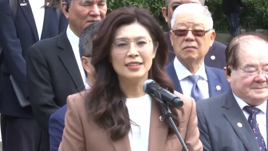 鄭麗文謁陵哽咽、提3大重點　媒體人讚「有備而來！」