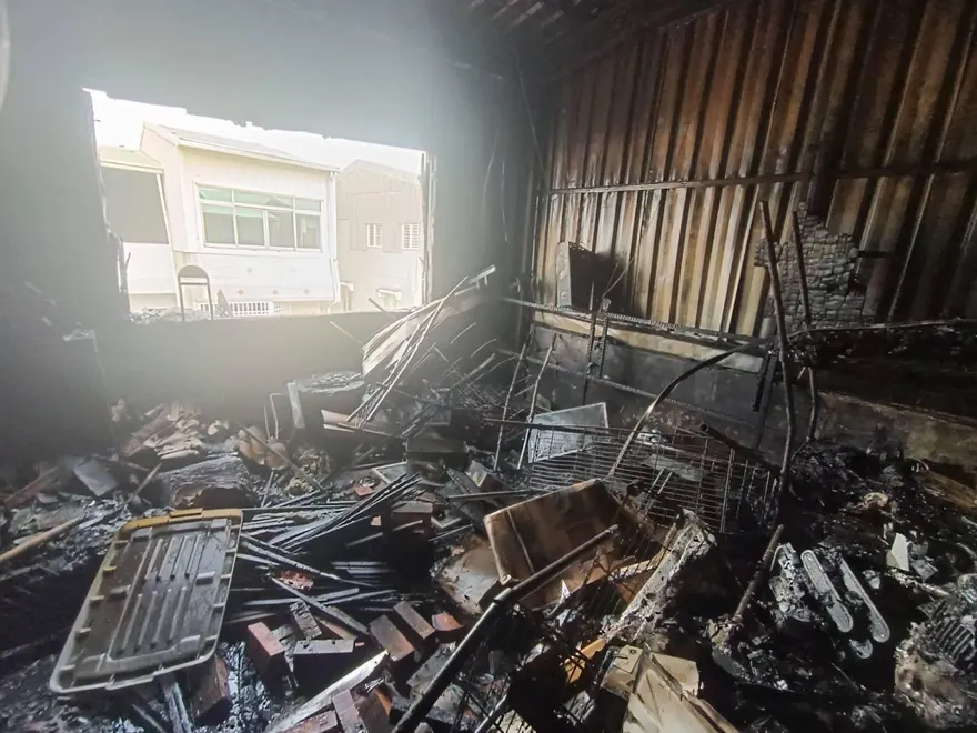 台南連棟住宅火災！烈火延燒90平方公尺　無人受傷