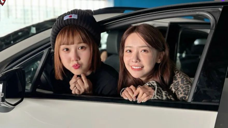 禾羽開車大膽樂當「老司機」　畇二昔轉彎落漆：車身刮掉一整條