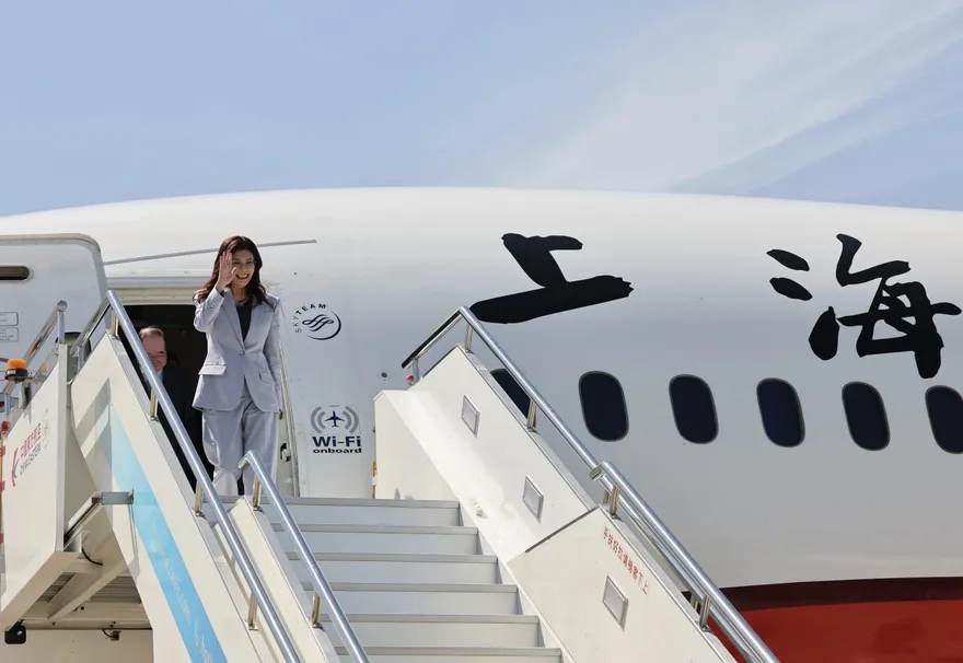 鄭麗文搭上海航空有深意！機身4字為兩岸「辜汪會談」汪道涵手筆