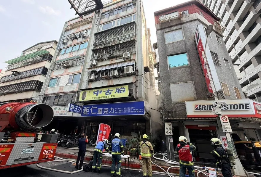 北市中山區壓克力行火警　地下室悶燒濃煙狂竄