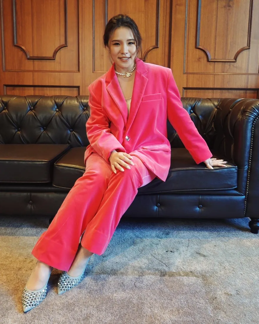 謝依霖飛大馬「填入境申請」遭詐騙！爆氣：我是亞洲第一大盤子