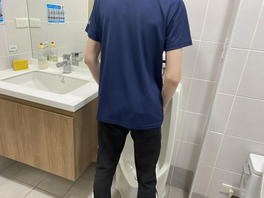 翁「一夜七次」難入眠！醫：長期恐增中風、高血壓風險