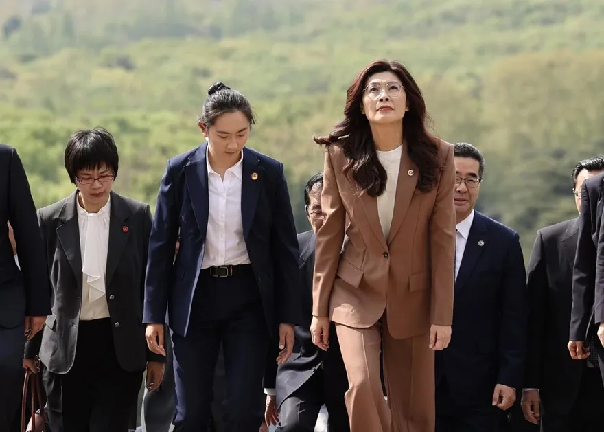 全程護航鄭麗文！「陸第一女保鑣」起底　少林出身剽悍「1打5」