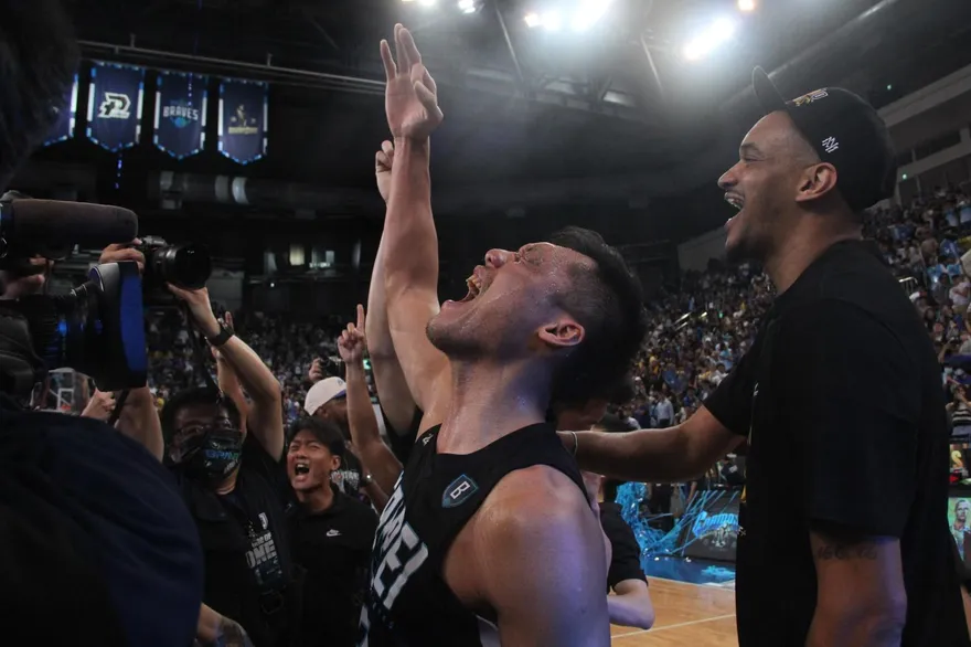 PLG/還要引退嗎? 林志傑開賽連得11分嗨翻全場