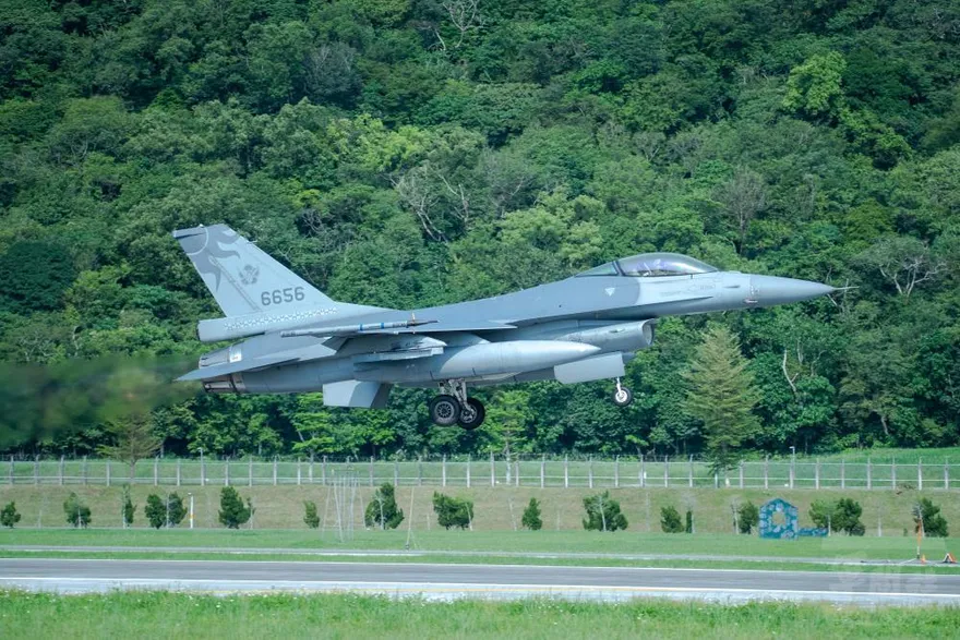 天龍演習模擬反封鎖護航　驗證聯合作戰能力