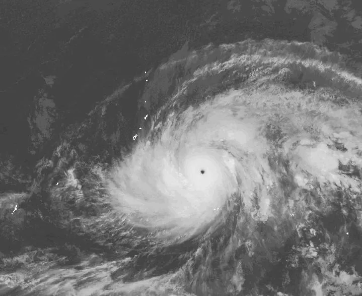 今年首顆強颱！辛樂克「大迴轉」路徑曝　挑戰35年最強4月颱