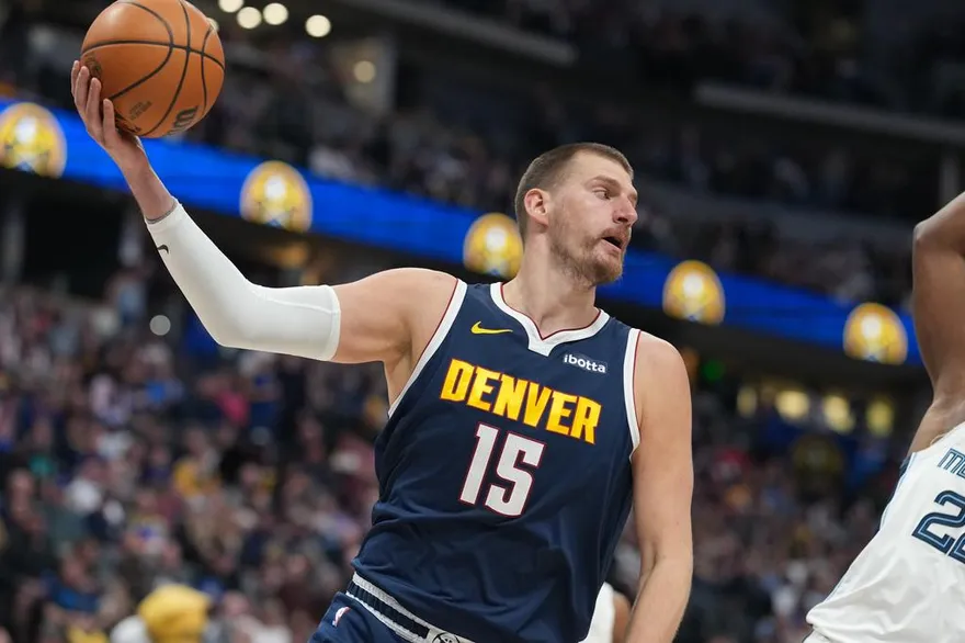 NBA/歷史第一人！約基奇連兩年場均大三元　還包辦籃板助攻王