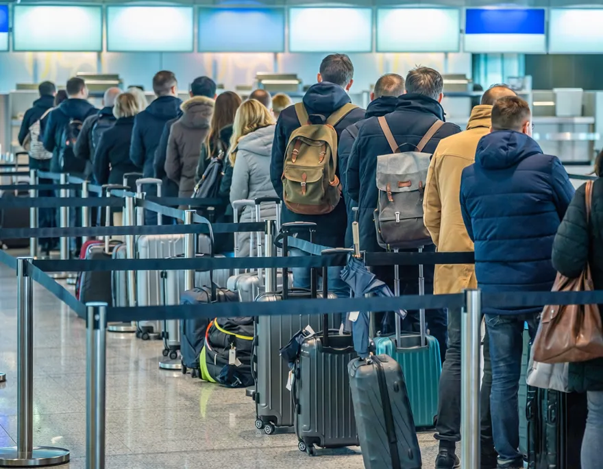 治病成死別！移英港男罹癌搭機返港治療　機上突「沒有氣息」猝死