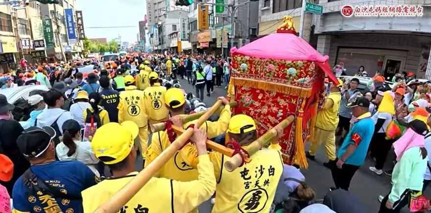 白沙屯媽祖停轎「換花」　廟方：收到媽祖的祝福