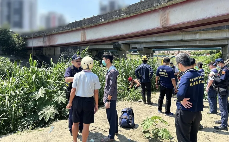 高雄楠梓後勁溪女子河面漂浮　打撈上岸已成冰冷遺體