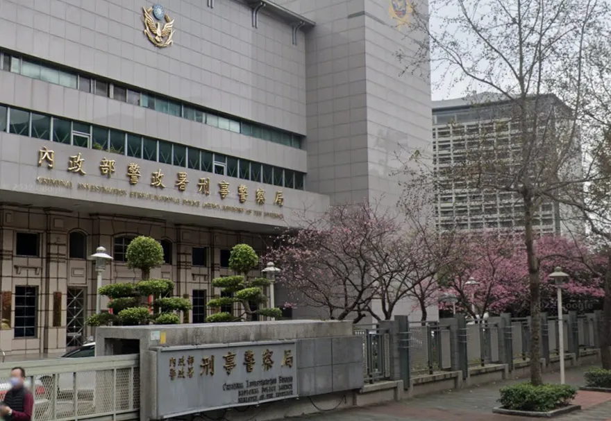 台北街頭驚現「僵屍步態」男子　警方盤查澄清非芬太尼濫用