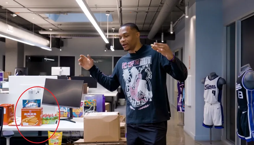 NBA巨星現身！　國王辦公室見「義美蛋捲」掀熱議