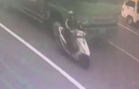 影/人生最後4秒！桃園「女騎士遭輾爆頭」悲慘瞬間曝