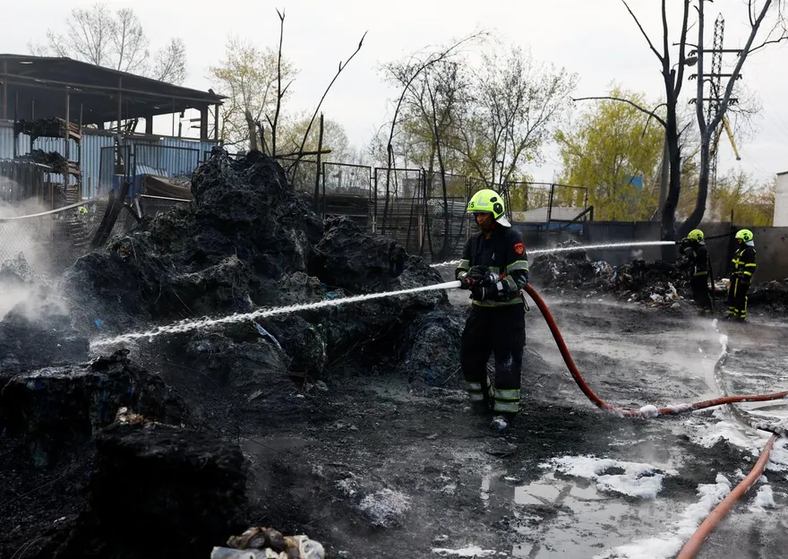 基輔遭俄飛彈襲擊釀2死10傷　多棟建築受損