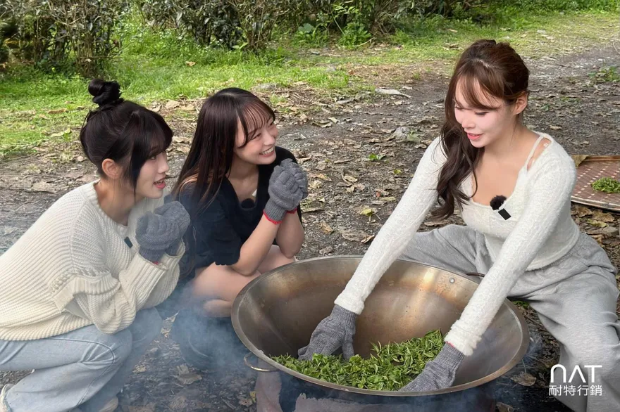 「電競女神」化身茶農！文慧真狂讚茶葉好吃　曝被青蛙嚇到