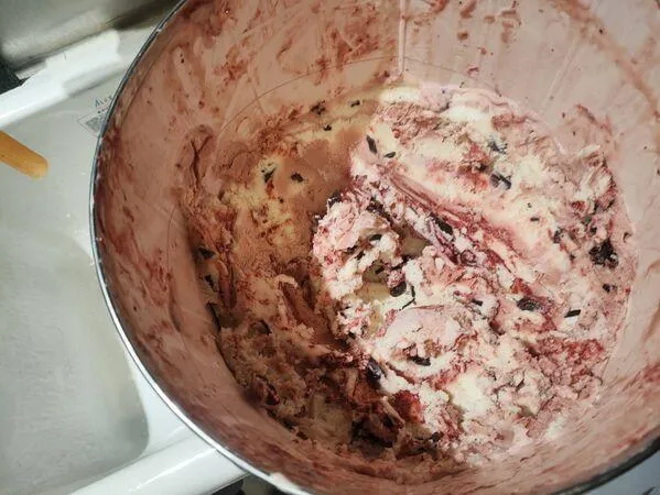 31冰淇淋挖到「蟲腳」！北市衛生局前往稽查揪「3缺失」