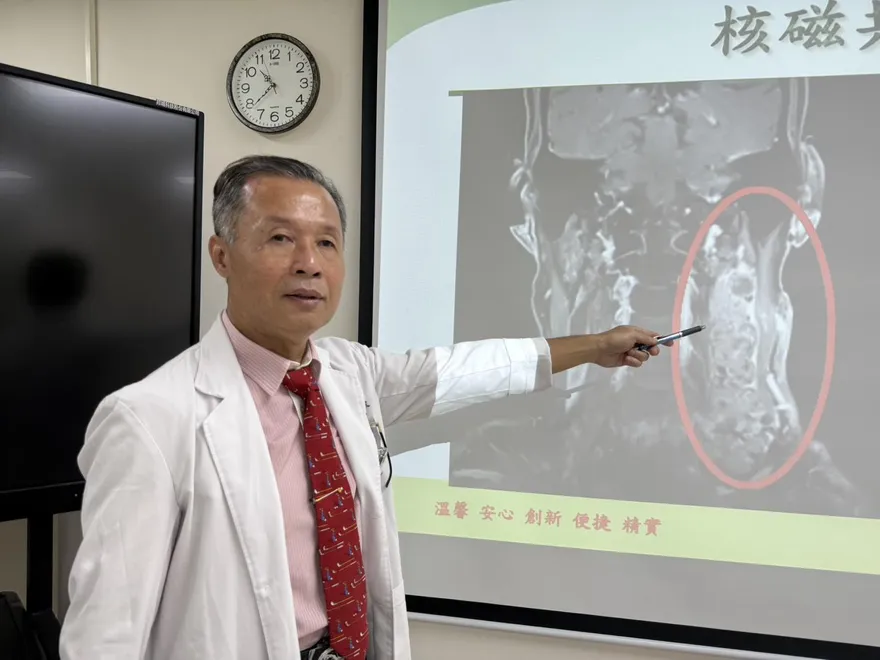 養生企業主照鏡發現脖子微凸！頸藏12公分巨型癌腫瘤